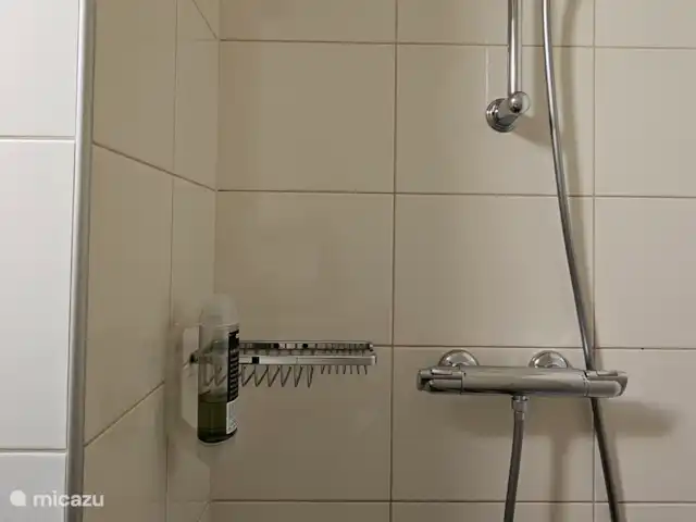 It Koaihus huren in Nederland, Friesland, Jistrum - vakantiehuis Douchevoorzieningen