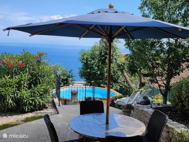 Villa Kyra - apartamento 1 en Croacia, Kvarner, Lovran - apartamento Terraza lateral