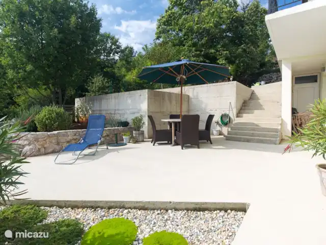 Villa Kyra - apartamento 1 en Croacia, Kvarner, Lovran - apartamento apartamento con terraza lateral