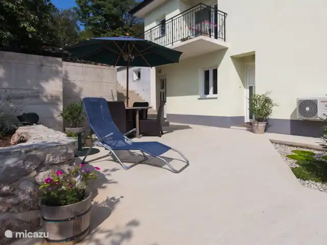 Villa Kyra - apartamento 1 en Croacia, Kvarner, Lovran - apartamento terraza lateral
