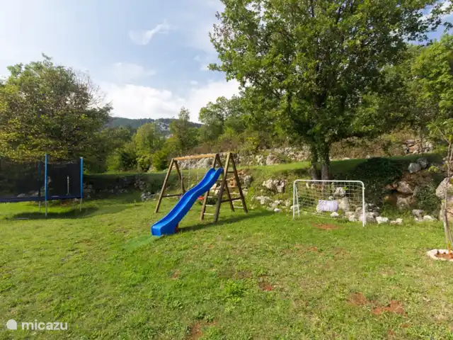 Villa Kyra - apartamento 1 en Croacia, Kvarner, Lovran - apartamento patio de juegos