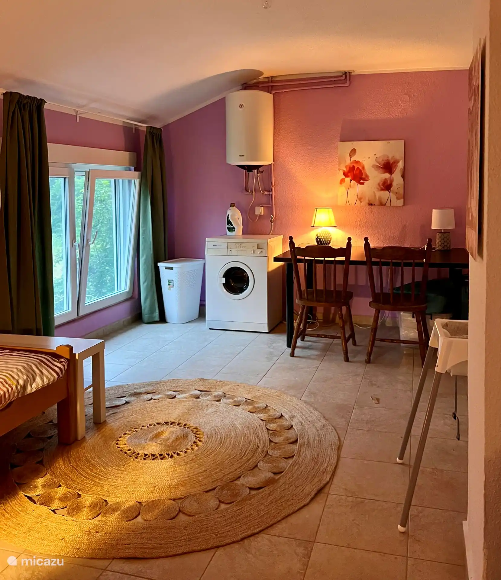 Chambre 4 avec 1 lit simple.