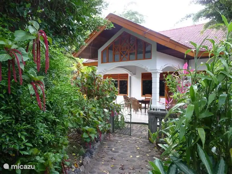 Horas family home indonesia