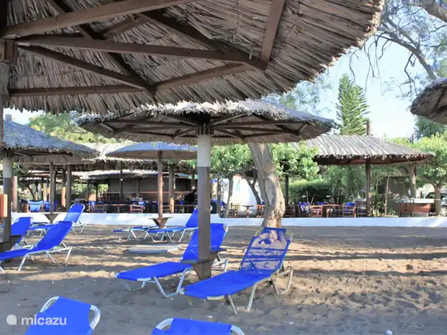 Villa individuelle de luxe Livadia | Grèce, Péloponnèse, Kantia - villa Notre plage avec transats gratuits du bar de plage branché Baraki (sur consommation).