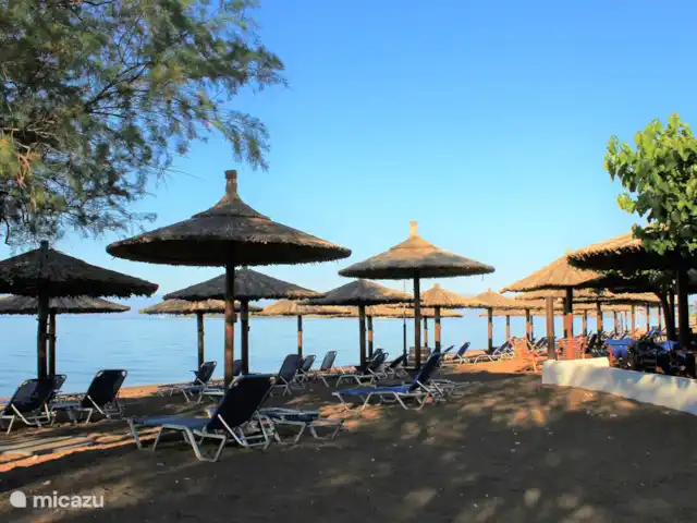 Villa individuelle de luxe Livadia | Grèce, Péloponnèse, Kantia - villa Notre plage avec transats gratuits du bar de plage branché Baraki (sur consommation).