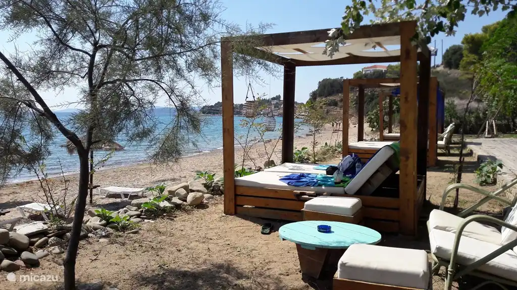 Finikounda Lemon Drops beach bar