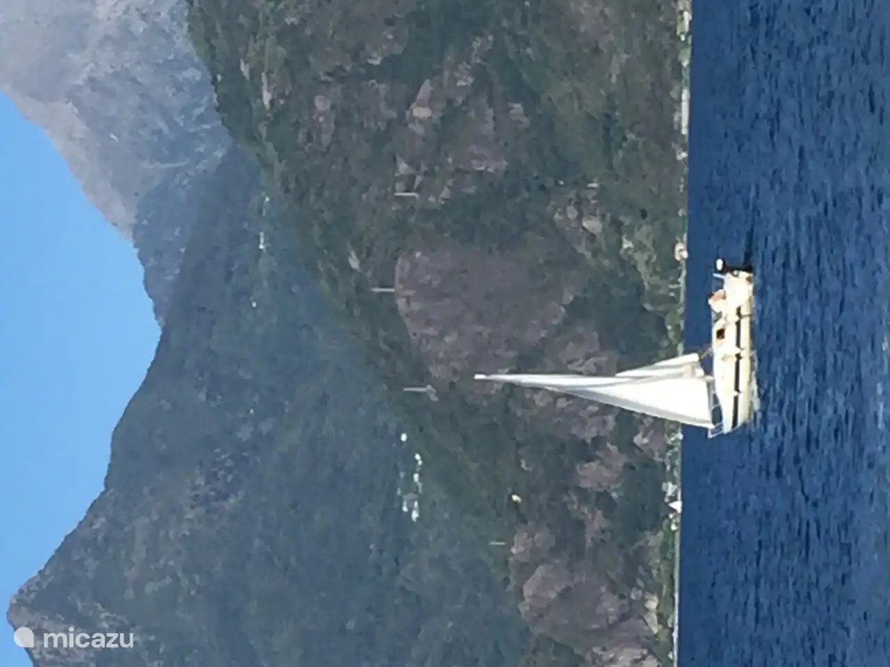 Los barcos se pueden alquilar en muchos lugares.