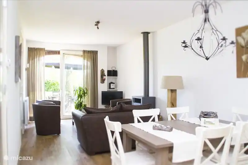 Das gemütliche und gemütliche Wohnzimmer