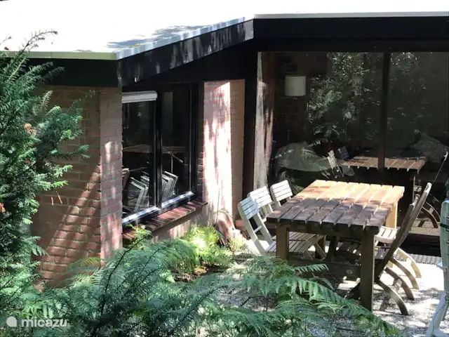 Huisje 140 huren in Nederland, Overijssel, Giethmen - bungalow Terras aan de zijkant, bij de schuifpui