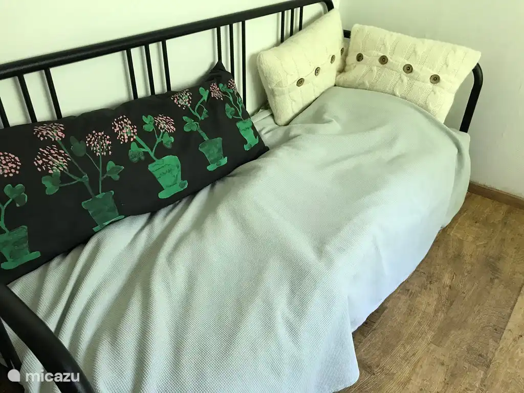 3e slaapkamer met bankbed, uit tr trekken naar 2-persoonsbed