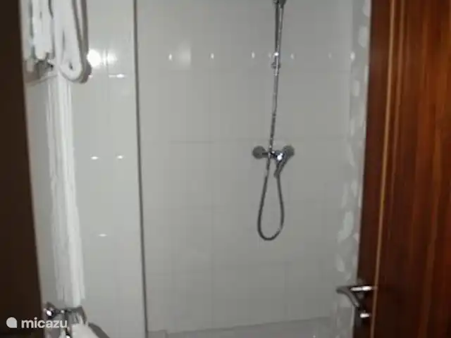 Vista Marina | Portugal, Algarve, Albufeira - maison de vacances Cette salle de bain appartient à la 'chambre principale'.