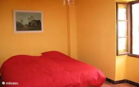 Chambre au rez-de-chaussée donnant sur le jardin