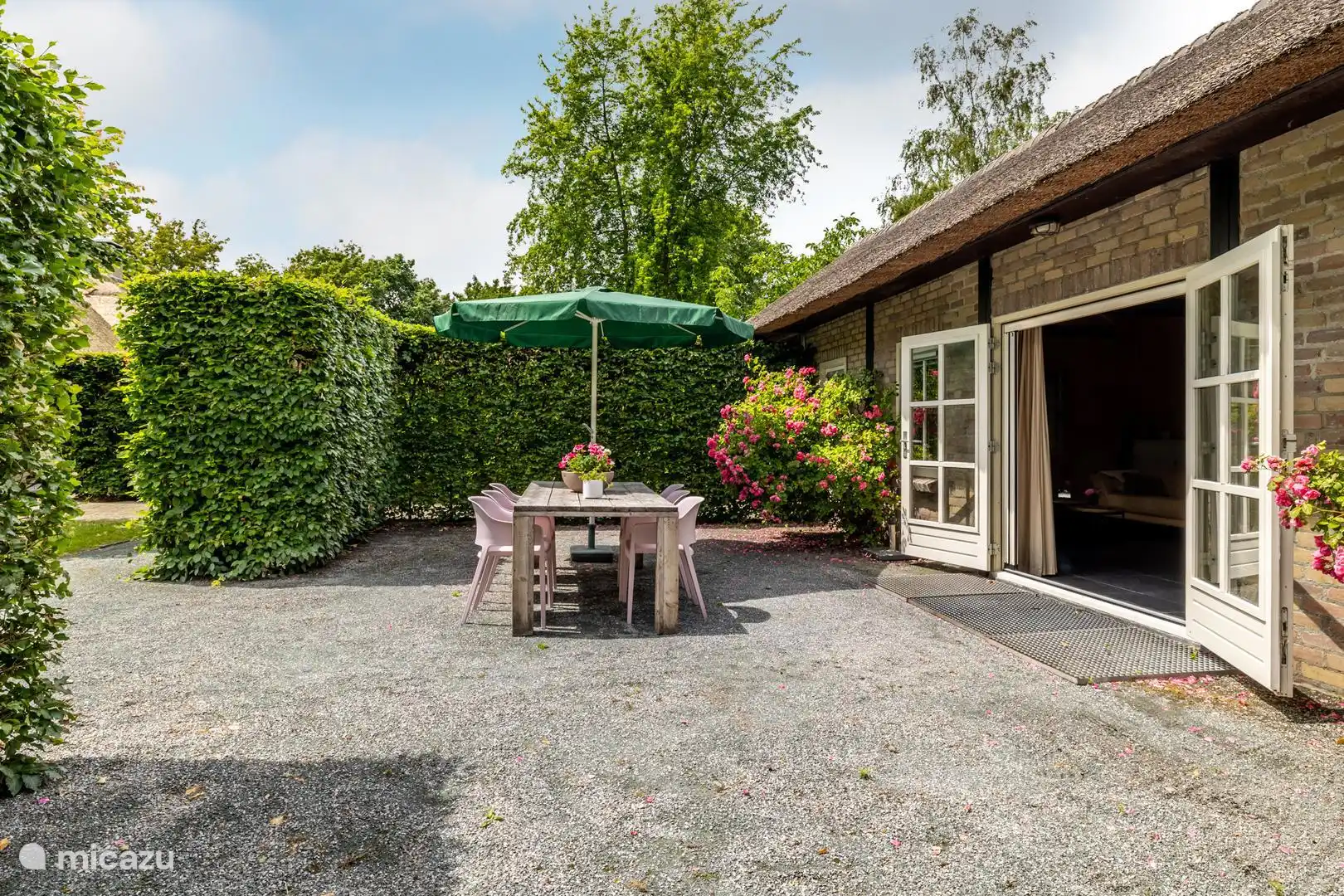 Mooi terras op het zuiden 