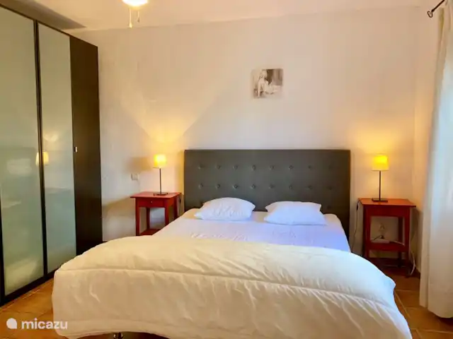 Villa Luna Comares, Axarquía + Piscine | Espagne, Costa del Sol, Comares - villa Chambre des maîtres avec salle de bain attenante.