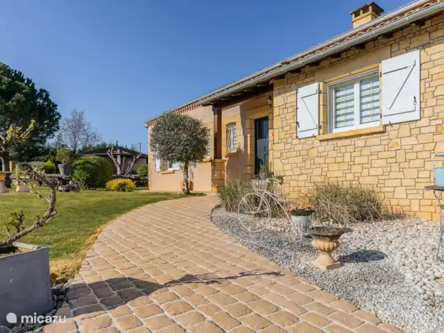 Terrasse | France, Dordogne, Terrasson - maison de vacances Jardin