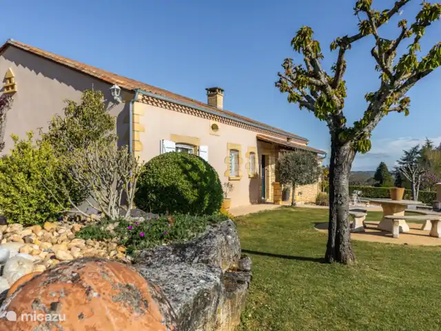 Terrasse | France, Dordogne, Terrasson - maison de vacances Jardin