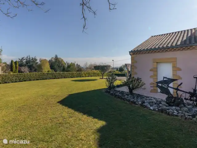 Terrasse | France, Dordogne, Terrasson - maison de vacances Jardin