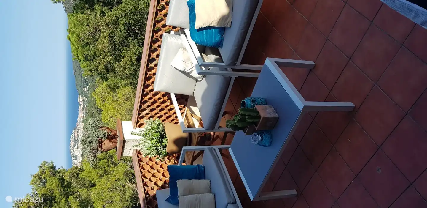 Neu in 2019: eine zusätzliche zweite Sitzecke mit Meerblick