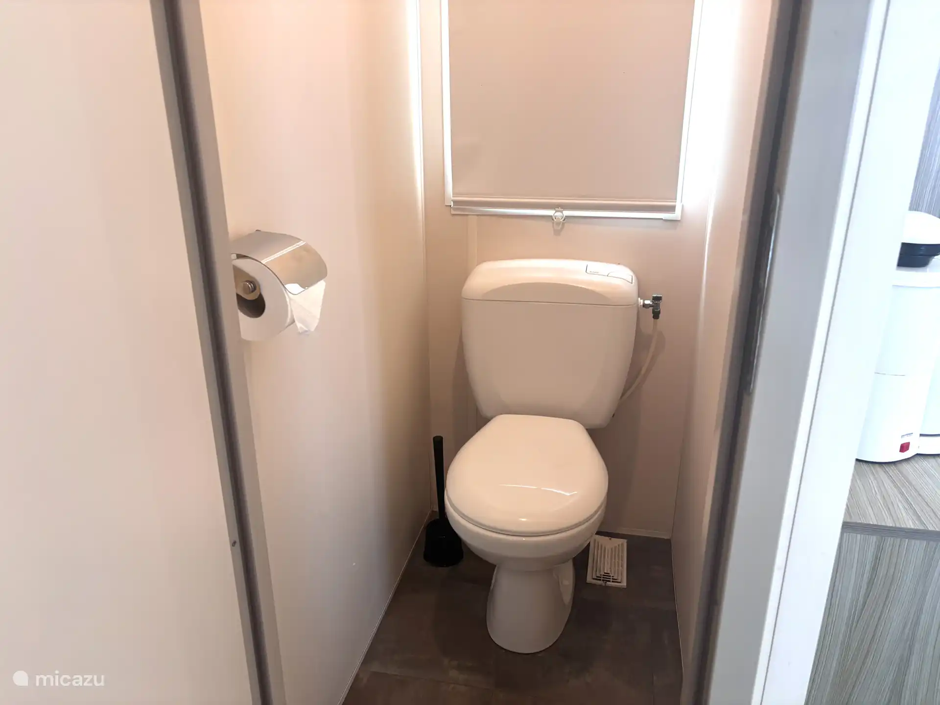 Apart toilet
