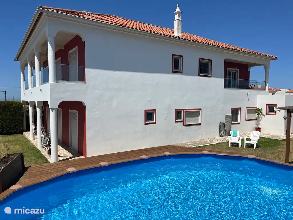 Vakantievilla met zwembad Westalgarve dichtbij zee.