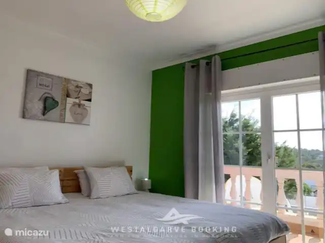 Spacieuse villa en bord de mer avec piscine | Portugal, Algarve, Aljezur - villa Chambre avec balcon