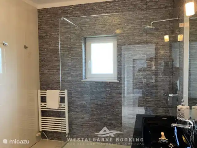 Spacieuse villa en bord de mer avec piscine | Portugal, Algarve, Aljezur - villa Salle de Bains