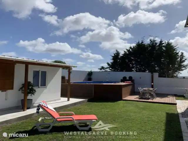 Spacieuse villa en bord de mer avec piscine | Portugal, Algarve, Aljezur - villa Magnifique espace extérieur : jardin, piscine, coin repas, coin salon, hamac.