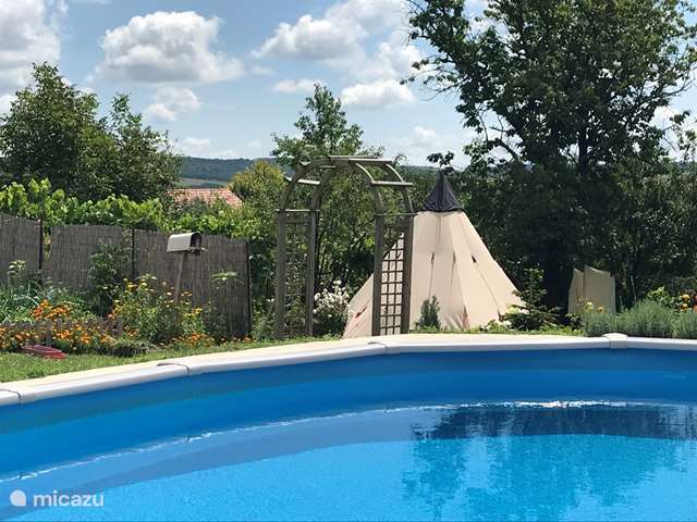 Maison de Vacances Hongrie, Tolna-Mecsek – maison de vacances Az Almafa (le pommier) avec tente tipi