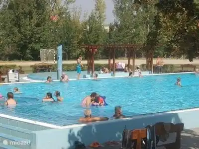 Thermalbad in Tamási, 5 km vom Haus entfernt. Mit mehreren Bädern, Saunen und einem Schönheitszentrum.