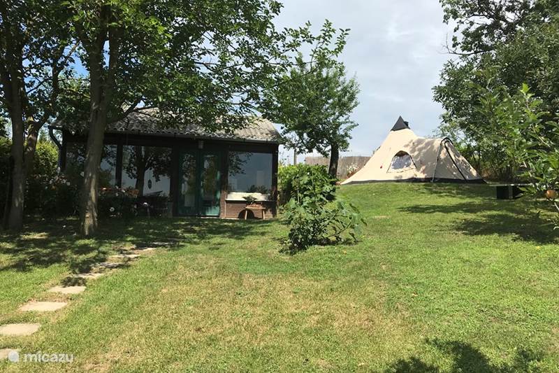 Maison de Vacances Hongrie, Tolna-Mecsek, Nagykónyi Maison de vacances Az Almafa (le pommier) avec tente tipi