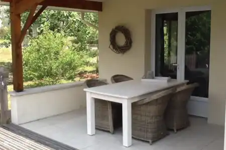 Vakantiehuis Frankrijk, Charente, Brossac vakantiehuis Maison 1.05 Overdekt terras