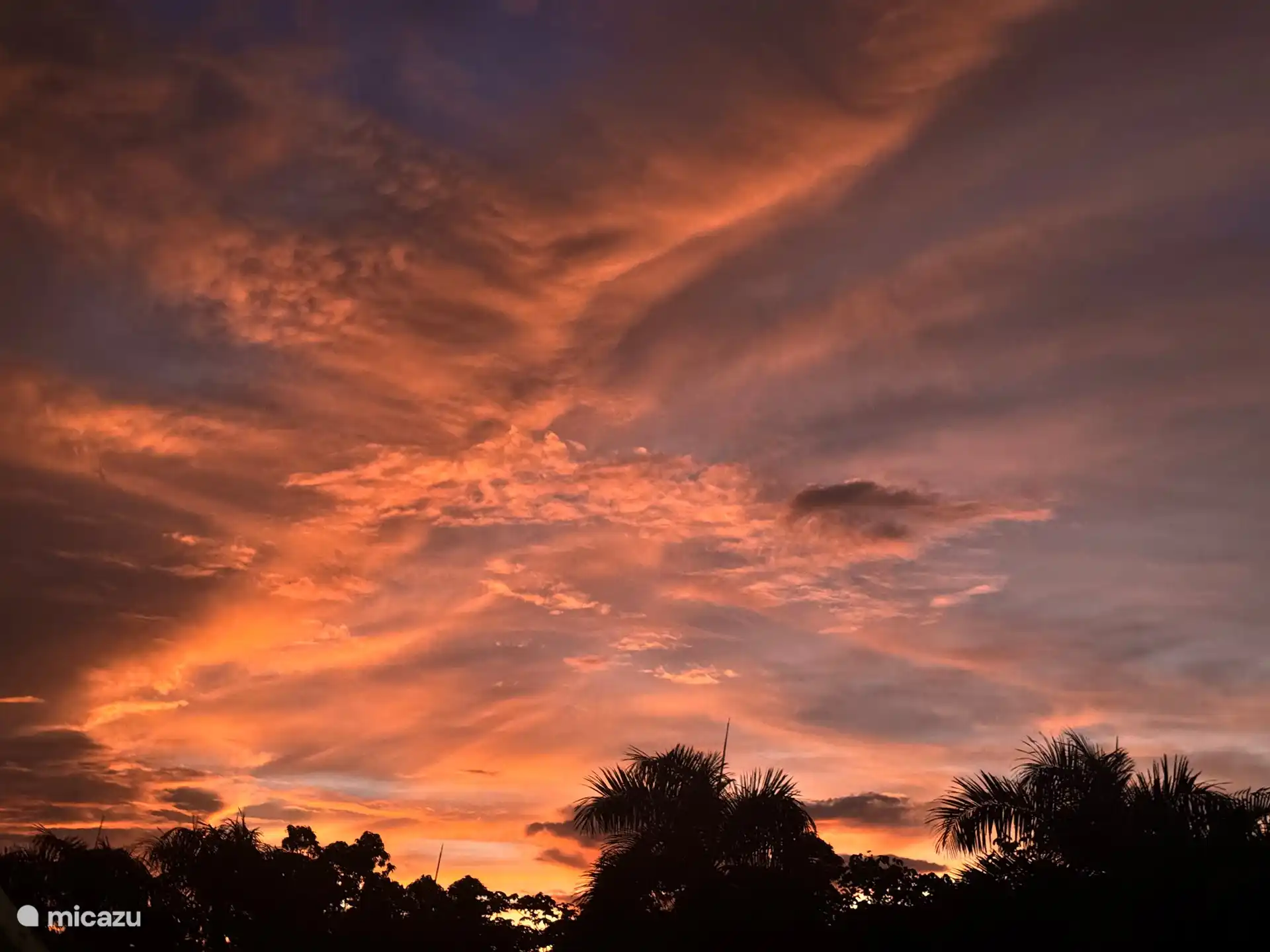 Dieses Foto wurde aus dem Inneren der Villa aufgenommenJuni 1, 2024