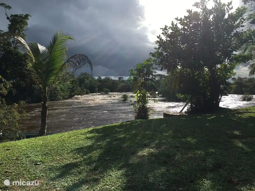 Das Innere von Knini Paati.