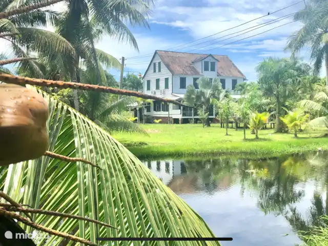 Location de Vacances Suriname, Commewijne, New Amsterdam, villa - Villa Nieuw, Amsterdam, Suriname  Plantation Groot Marienbosch à quelques km de votre villa. Commewijne.