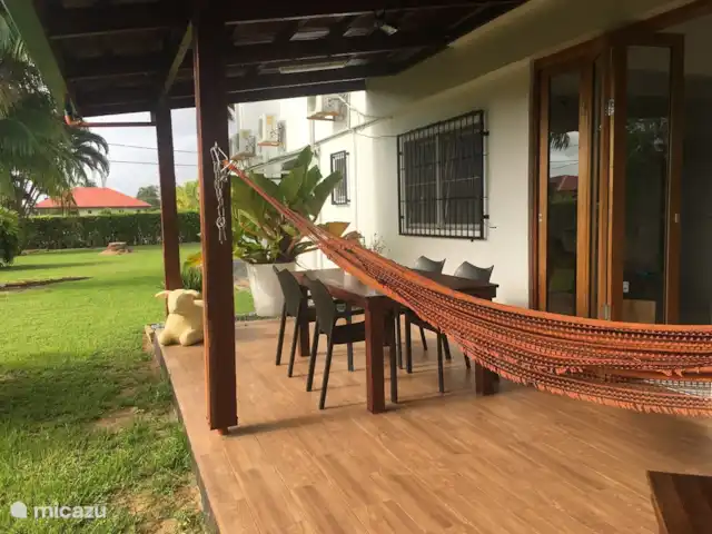 Location de Vacances Suriname, Commewijne, New Amsterdam, villa - Villa Nieuw, Amsterdam, Suriname  La nouvelle terrasse privée. Réalisé en septembre 2018.