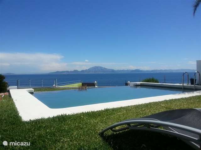 Holiday home in Spain, Costa de la Luz, Algeciras – villa Private villa with pool by the sea