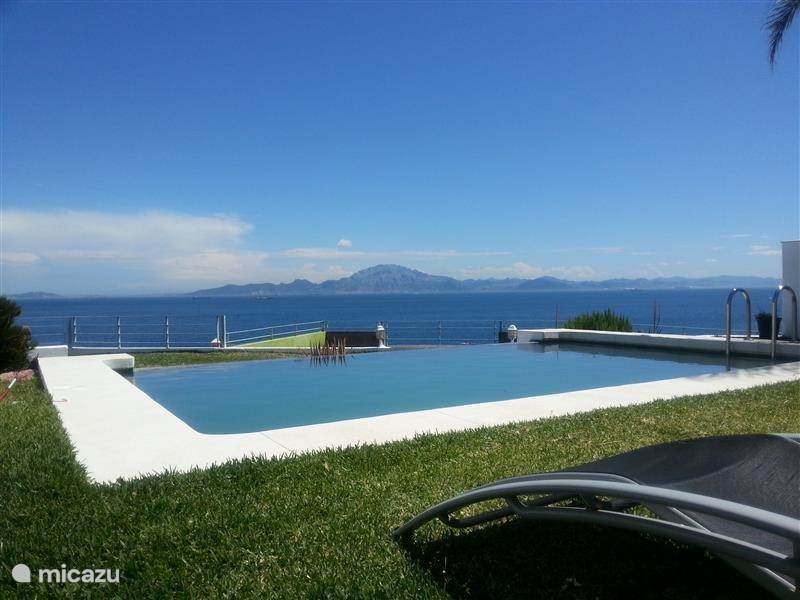 Holiday home in Spain, Costa de la Luz, Algeciras Villa Private villa with pool by the sea