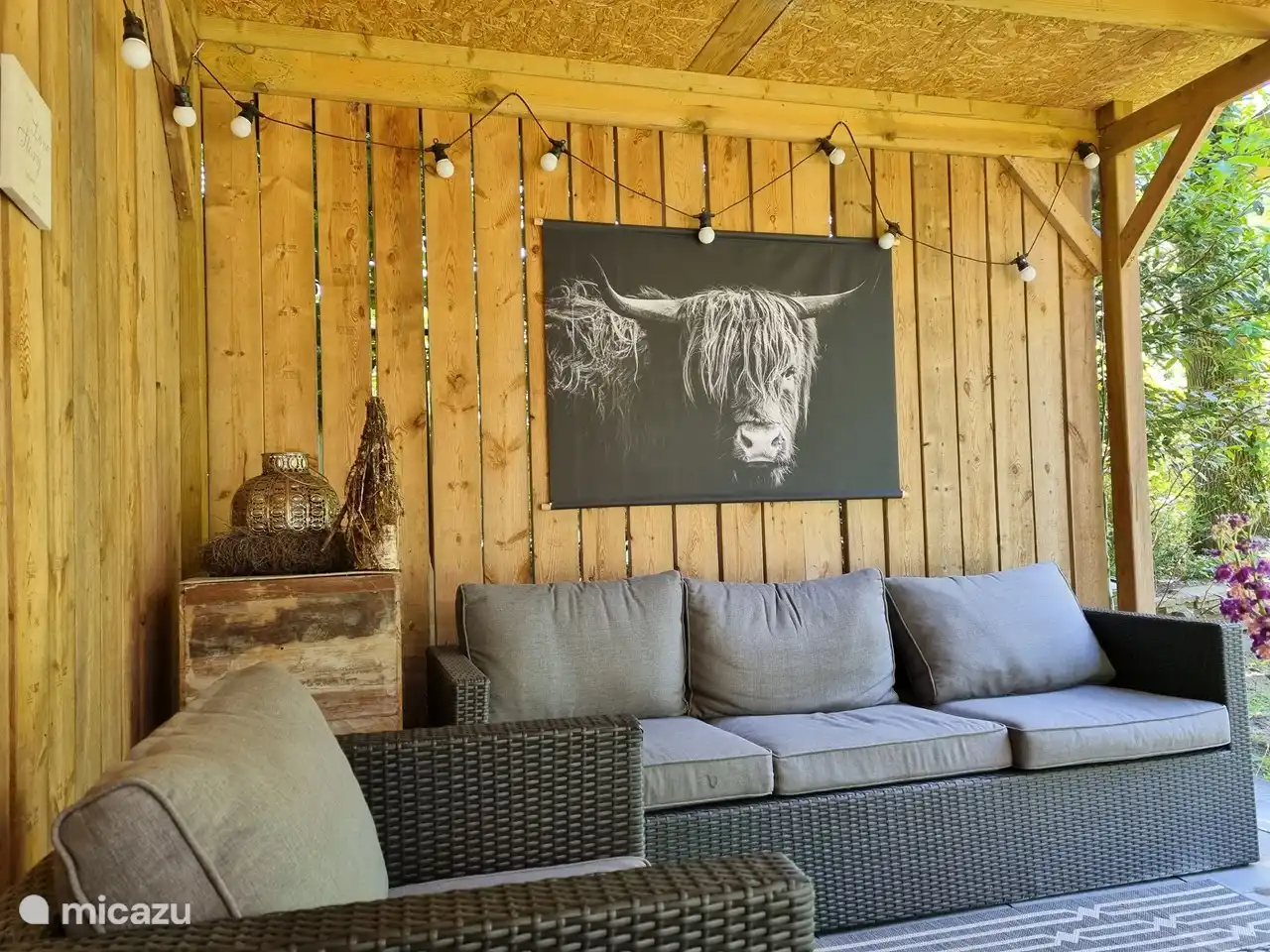 Terrasse unter dem Dach