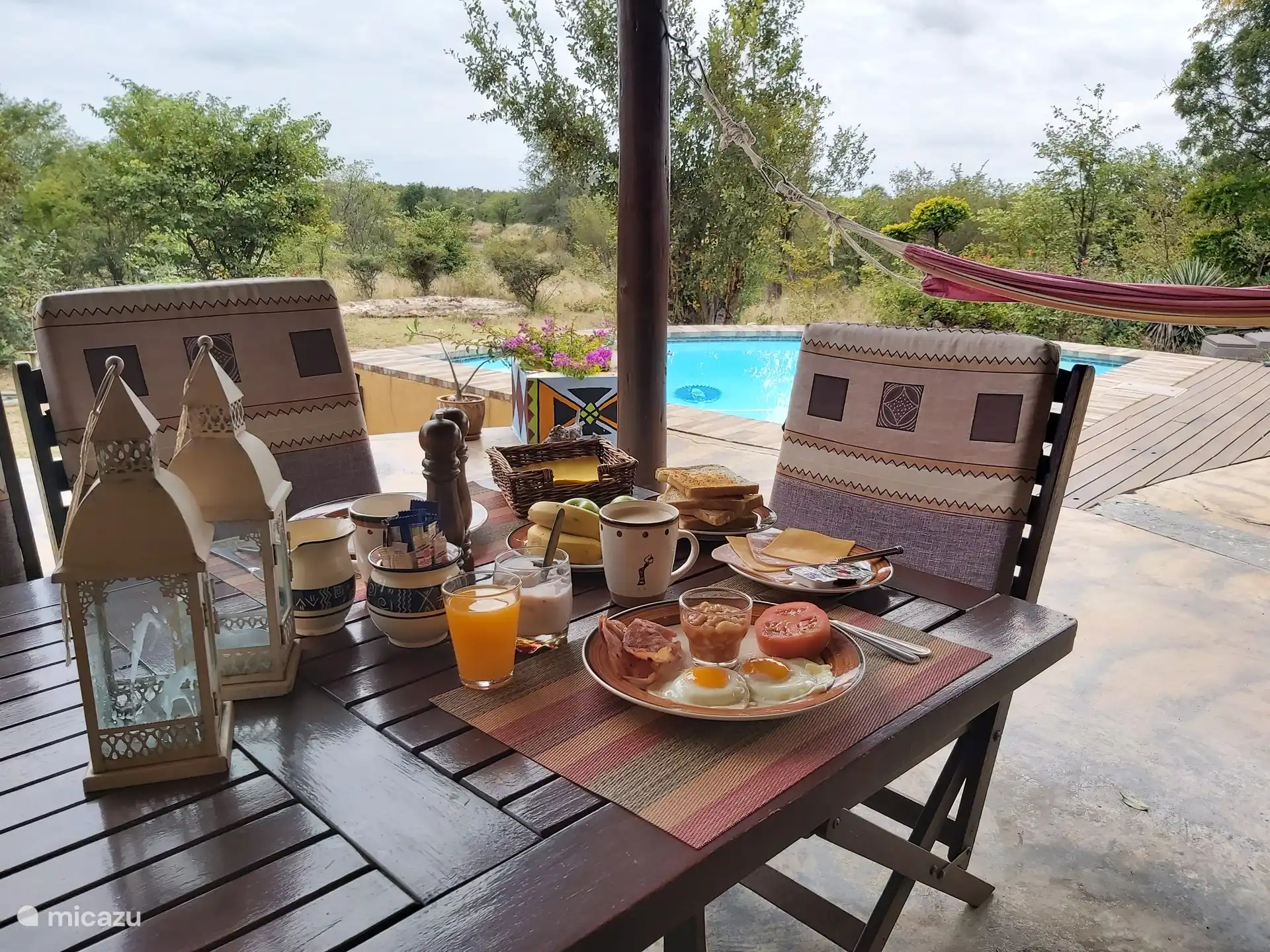 Eine Mahlzeit und ein Frühstück können für den ersten Tag im Kühlschrank für Sie bereitstehen. 