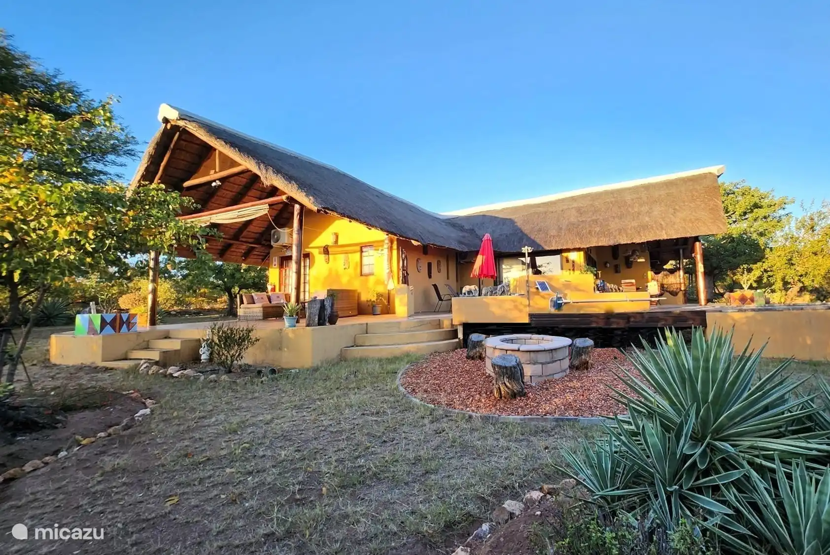 Eine kleine Feuerstelle für das ultimative Afrika-Feeling. 