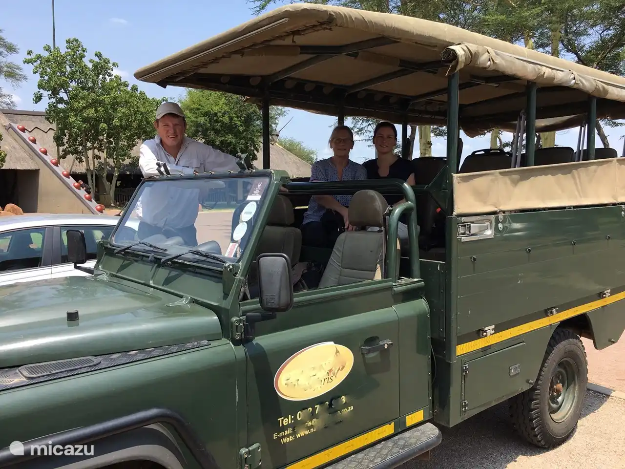 Dafür kommst du doch, das Kruger park. Die Phalaborwa-gate ist 8 km entfernt. Sie können auch mit einem Ranger gehen, wir können dies  kostenlosfür Sie buchen und Sie bezahlen den Ranger. Privater Tagesausflug (ab 4P, ideal für eine Familie), halber Tag oder Morgen / Nachmittagfahrt.