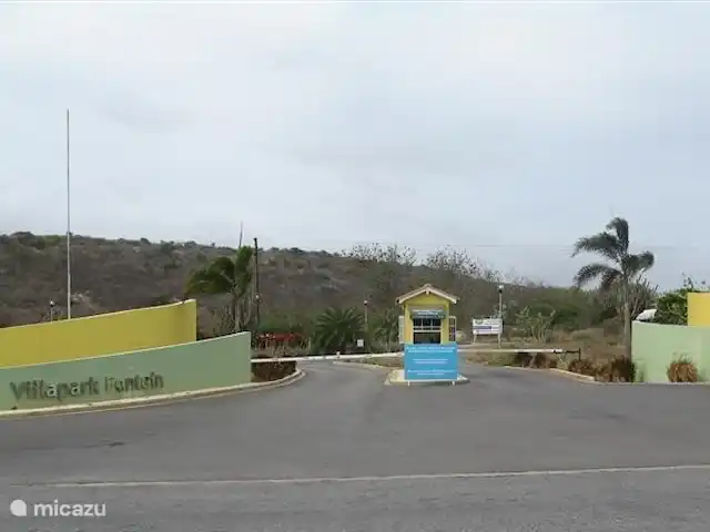 Villapark Fontein A27 huren in Curaçao, Banda Abou (west), Fontein - vakantiehuis Ingang Resort Villapark Fontein met 24 uur bewaking!