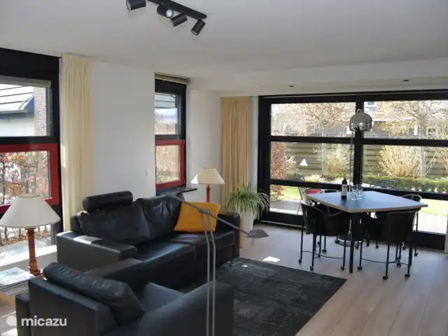 vakantiehuis huren in Nederland, Overijssel, Enter – Huisje in Twente Woonkamer met zicht op het terras