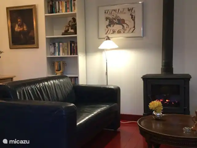 Appartement 'Tuinhuis' huren in Nederland, Drenthe, Diever - appartement De twee zits bank bij de kachel