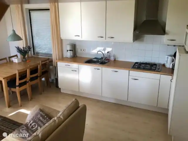 Stinswoning de Wadden en Países Bajos, Frise, Tzummarum - casa vacacional cocina