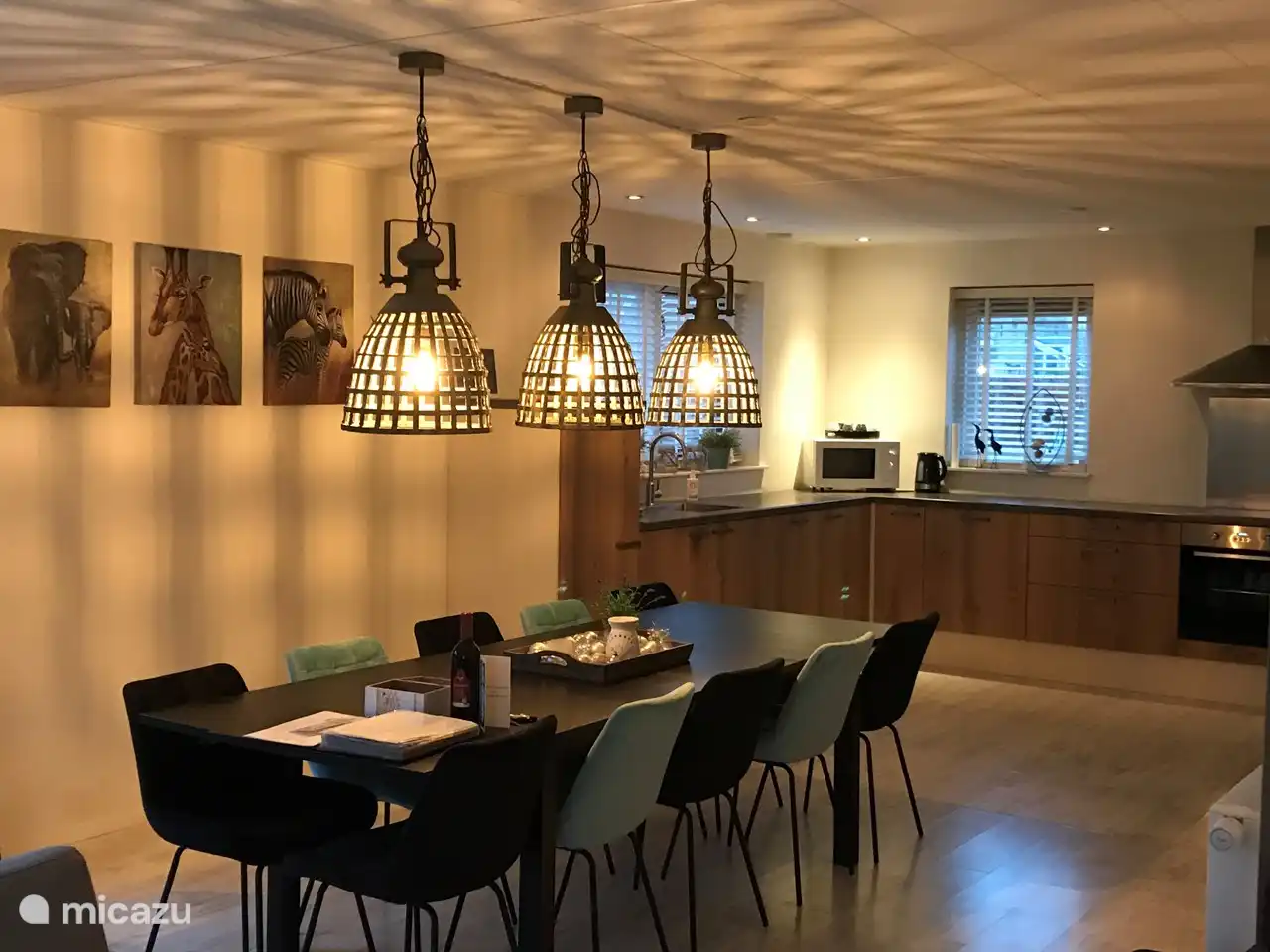 Küche mit Essbereich