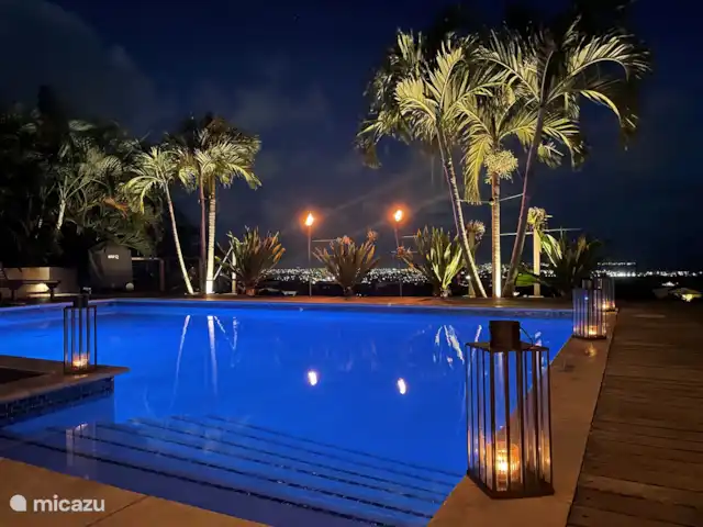 Villa la Brise | Bonaire, Bonaire, Santa Barbara - villa Voir Villa @ the Breeze depuis le porche de nuit.