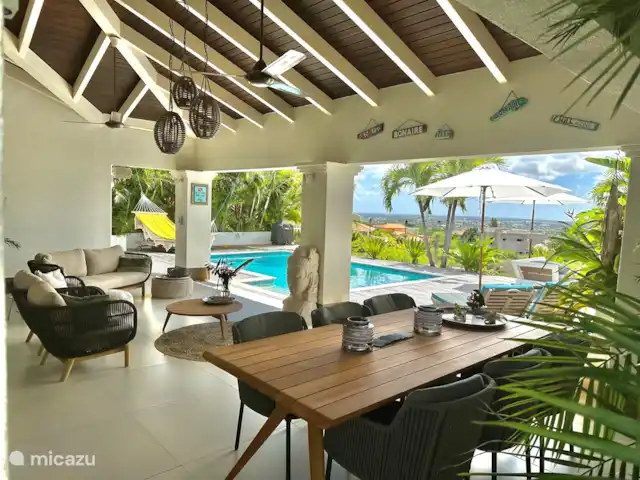 Villa la Brise | Bonaire, Bonaire, Santa Barbara - villa La véranda spacieuse est le lieu ultime de bibliothèque, de détente, de vin et de dîner !