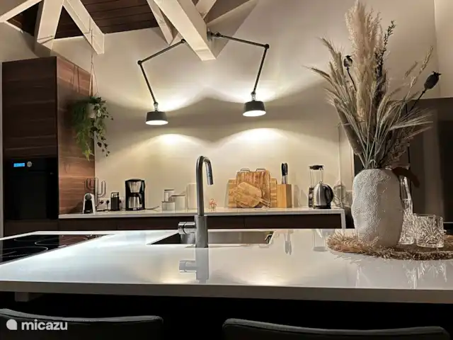 Villa la Brise | Bonaire, Bonaire, Santa Barbara - villa Cuisine d'ambiance dans une cuisine spacieuse et entièrement équipée. Préparez vos menus de vacances préférés tout en discutant sur les tabourets du bar. Super resto !!