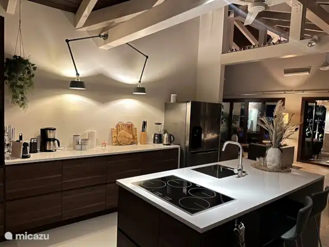 Villa la Brise | Bonaire, Bonaire, Santa Barbara - villa Derrière la plaque de cuisson, vous aurez droit à une vue fantastique sur l'île. Attention à ne pas brûler vos aliments, c'est assez distrayant...